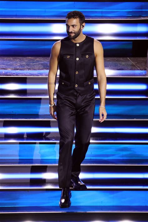 marco mengoni sanremo versace|Il look di Marco Mengoni che vince Sanremo 73.